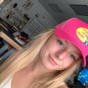 Meet your Posher, Hannah